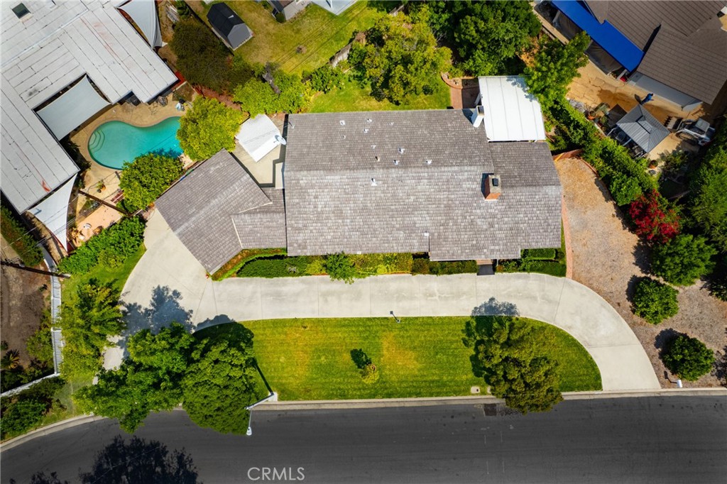 https://media.crmls.org/medias/d48a925c-3d7b-4aa7-af58-de380011463a.jpg?preset=X-Large