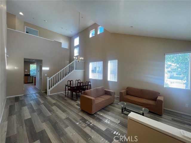 Detail Gallery Image 3 of 39 For 1434 Haddington Dr, Riverside,  CA 92507 - 4 Beds | 2/1 Baths