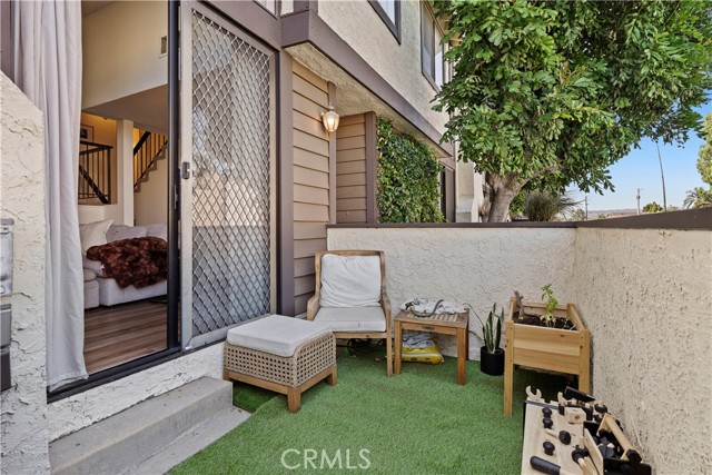 Detail Gallery Image 2 of 53 For 19355 Sherman Way #41,  Reseda,  CA 91335 - 2 Beds | 2/1 Baths