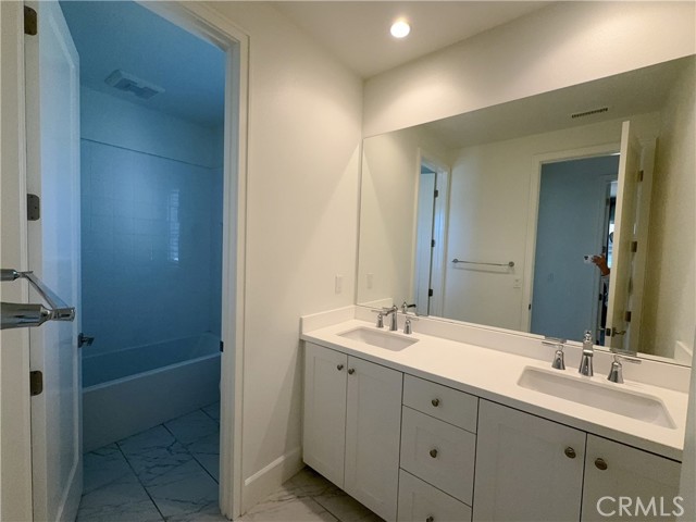 160 Statura, Irvine CA: https://media.crmls.org/medias/d48cc25d-68f6-4626-b5d9-ba1b0ea90722.jpg