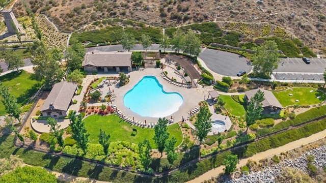 32059 Poppy Way, Lake Elsinore CA: https://media.crmls.org/medias/d48ccaf9-5c2b-47b2-a756-8bc0805fa9ae.jpg