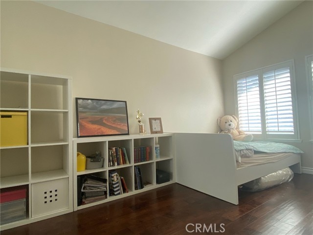 2408 N North Creek Lane, Fullerton CA: https://media.crmls.org/medias/d48cdeff-071e-4a64-ae69-5569bcb16872.jpg