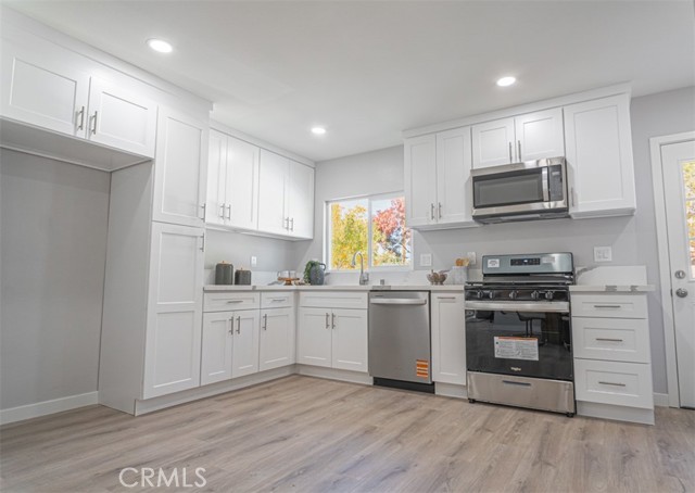 140 S Thompson Street, Hemet CA: https://media.crmls.org/medias/d48d157c-406c-4848-af44-1014f1328bae.jpg