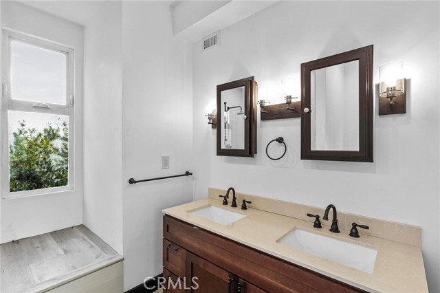 Detail Gallery Image 44 of 74 For 1106 1106 1/2 Geraghty Avenue, Los Angeles,  CA 90063 - 2 Beds | 2/2 Baths