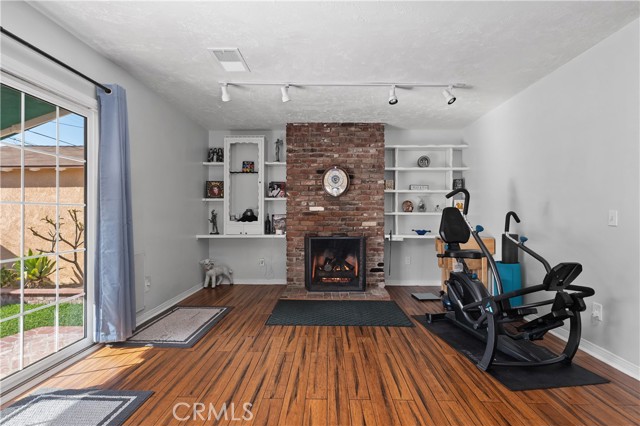 Detail Gallery Image 17 of 36 For 5919 Bellflower Bld, Lakewood,  CA 90713 - 3 Beds | 2 Baths