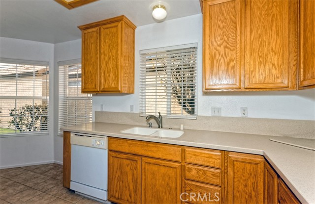 Detail Gallery Image 7 of 30 For 19028 Stoddard Way, Apple Valley,  CA 92308 - 2 Beds | 2 Baths