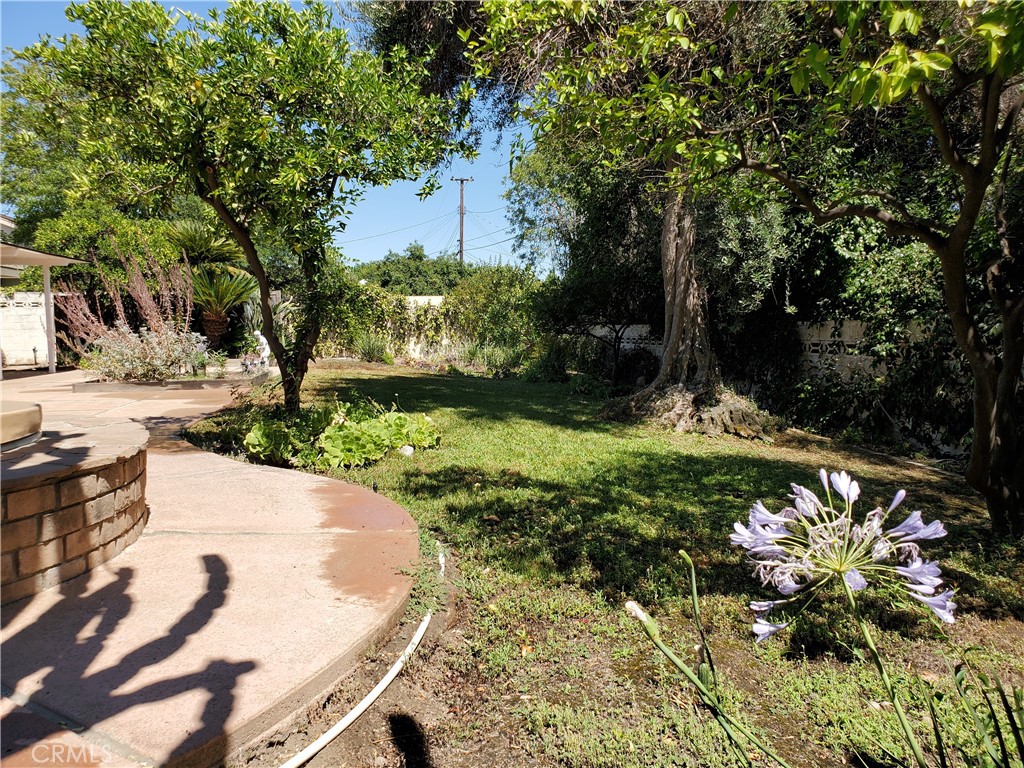 https://media.crmls.org/medias/d48ee9ea-f632-4bf0-a042-09be2394e007.jpg?preset=X-Large