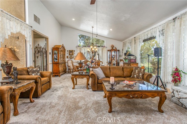 Detail Gallery Image 9 of 56 For 435 W Indian School Ln, Banning,  CA 92220 - 4 Beds | 3 Baths