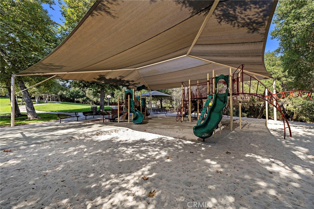 MLS #OC25229351 image #45