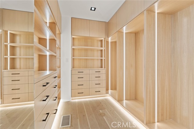 Detail Gallery Image 46 of 70 For 1409 Dolphin Terrace, Corona Del Mar,  CA 92625 - 5 Beds | 5/2 Baths