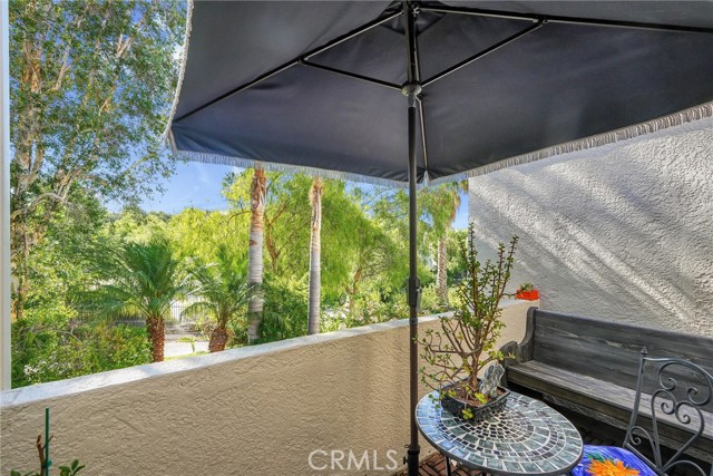 Detail Gallery Image 7 of 28 For 11326 Old Ranch Cir, Chatsworth,  CA 91311 - 3 Beds | 2/1 Baths