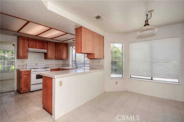 10685 Ridgefield, Moreno Valley CA: https://media.crmls.org/medias/d4901f68-c862-40b3-a72a-373950c59241.jpg