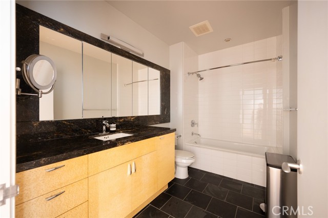 1155 South Grand Avenue, Los Angeles CA: https://media.crmls.org/medias/d490396a-45b6-4e0d-995d-fce54a5bda84.jpg