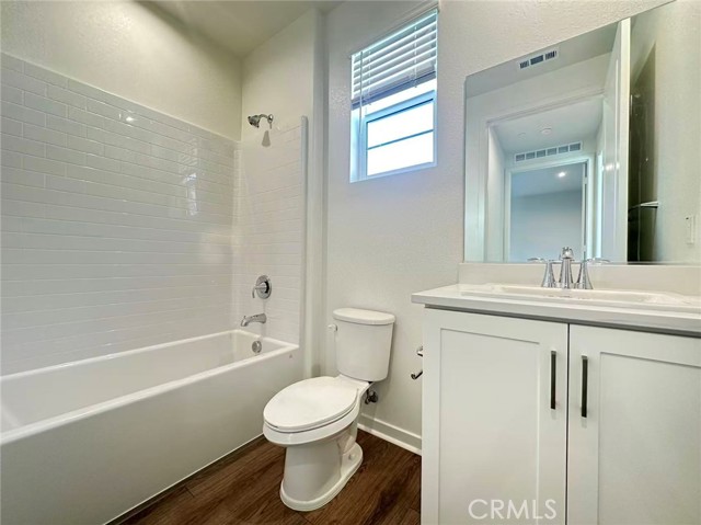 Detail Gallery Image 14 of 20 For 16052 Montenegro Ln, Fontana,  CA 92336 - 4 Beds | 3 Baths