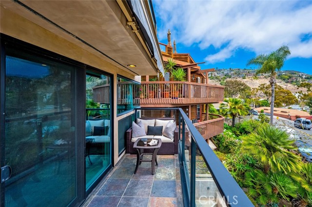 Detail Gallery Image 10 of 41 For 174 Cliff Dr #F,  Laguna Beach,  CA 92651 - 2 Beds | 2 Baths