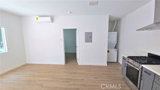 405 409 N Euclid Avenue, Pasadena CA: https://media.crmls.org/medias/d491feb9-b898-492b-b321-bd1712106294.jpg
