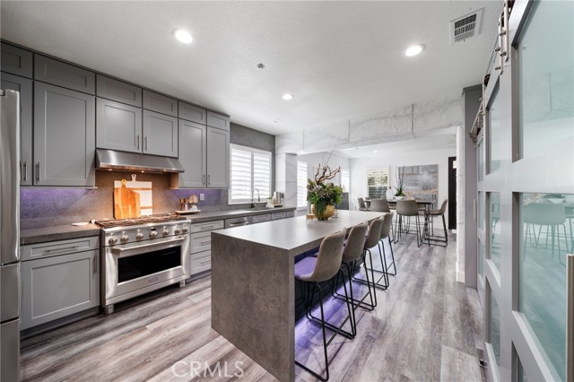 15583 N Peak Lane, Fontana CA: https://media.crmls.org/medias/d49352ef-3ff2-4e0d-b4f4-6903963ffa98.jpg