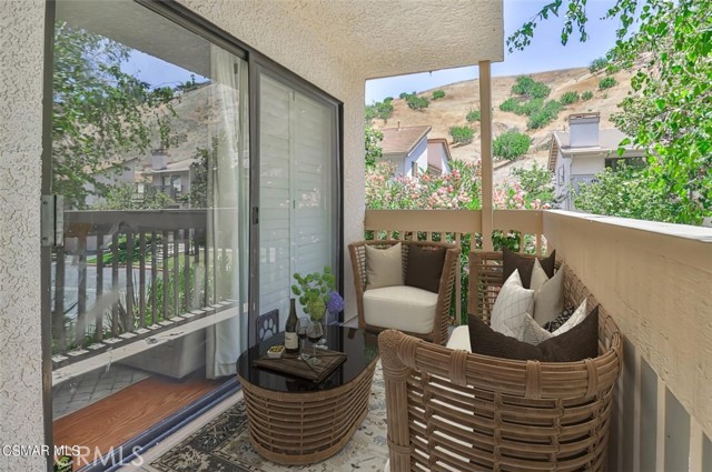 Detail Gallery Image 16 of 21 For 26011 Alizia Canyon Dr a,  Calabasas,  CA 91302 - 3 Beds | 2/1 Baths