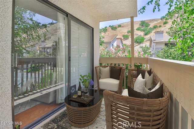 Detail Gallery Image 16 of 21 For 26011 Alizia Canyon Dr a,  Calabasas,  CA 91302 - 3 Beds | 2/1 Baths