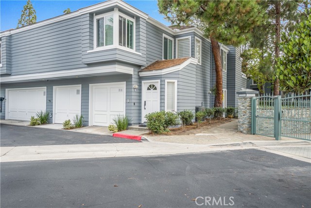 9 Brittany, Newport Beach CA: https://media.crmls.org/medias/d4936fb2-2c4f-43ed-8975-8f3f97591630.jpg