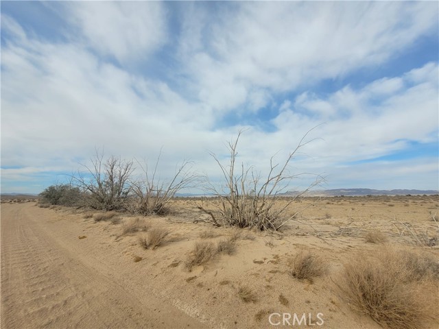 Detail Gallery Image 4 of 14 For 0 Camelot Rd, Yermo,  CA 92398 - – Beds | – Baths