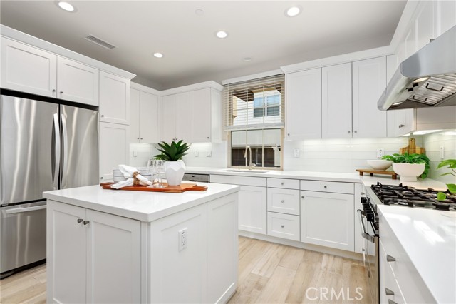 Detail Gallery Image 8 of 56 For 147 Excursion, Irvine,  CA 92618 - 3 Beds | 2/1 Baths