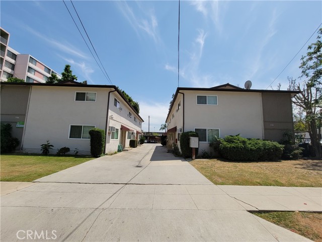 200 Elgin Street B Alhambra, California Lovely townhouse style unit located in the heart of Alhambra city. Walking distance to downtown of Alhambra. You can find theater, shopping center, groceries, restaurants and banks everywhere around the property. The unit offers a open floorplan, good size living room open to the dining area and kitchen with a 1/2 bath on the 1st floor. 2 bedrooms with a bath on the 2nd floor. The interior was completely renovated with new carpet, new kitchen cabinets, quartz counter top, new bathroom fixtures and vanities. 2 assigned carport parking. Must see to appreciated!