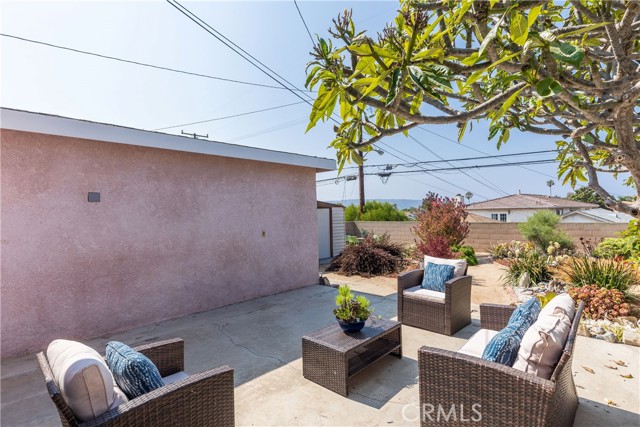 527 Paulina Avenue, Redondo Beach, California 90277, 3 Bedrooms Bedrooms, ,2 BathroomsBathrooms,Residential,Sold,Paulina,SB21141218