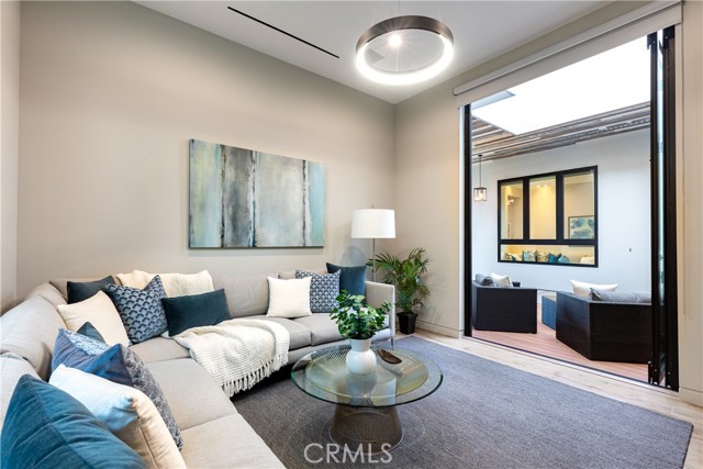 Detail Gallery Image 23 of 49 For 4175 Greenbush Ave, Sherman Oaks,  CA 91423 - 5 Beds | 6 Baths