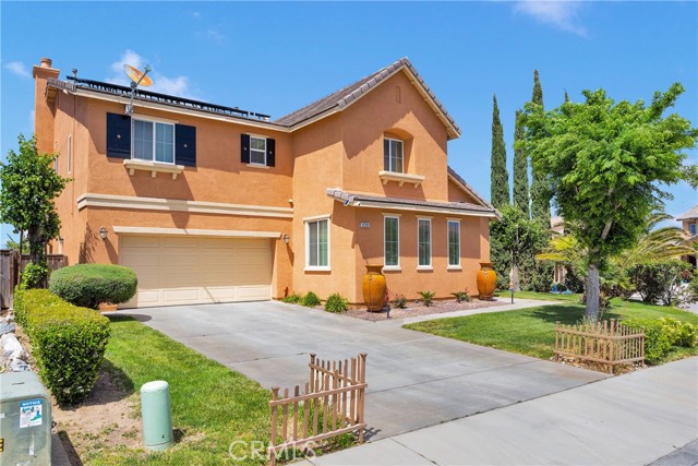 Detail Gallery Image 3 of 42 For 12282 Martinique St, Victorville,  CA 92392 - 4 Beds | 3 Baths