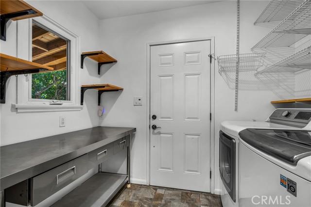 Detail Gallery Image 9 of 34 For 1029 N California St, Burbank,  CA 91505 - 3 Beds | 2/1 Baths