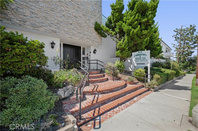 Detail Gallery Image 1 of 36 For 415 S Prospect Ave #203,  Redondo Beach,  CA 90277 - 2 Beds | 2 Baths