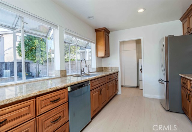 Detail Gallery Image 8 of 31 For 4 Carrol Ave, Irvine,  CA 92614 - 4 Beds | 2/1 Baths