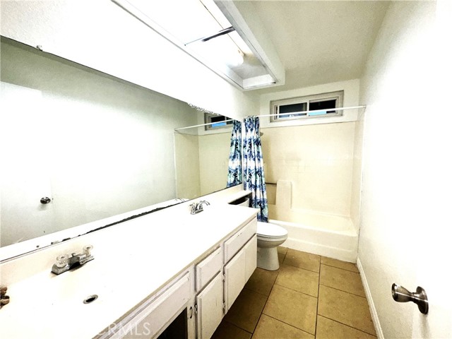 Detail Gallery Image 3 of 5 For 22146 Naples Dr, Moreno Valley,  CA 92557 - 4 Beds | 2/1 Baths