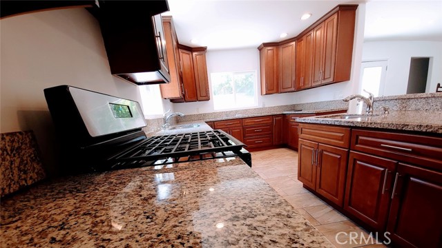 19100 Bessemer Street, Tarzana CA: https://media.crmls.org/medias/d4990581-658d-458a-8623-c8e1b4bf0f49.jpg