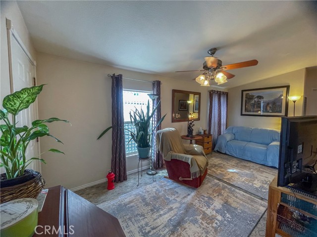 Detail Gallery Image 15 of 42 For 21001 Plummer St #12,  Chatsworth,  CA 91311 - 2 Beds | 2 Baths