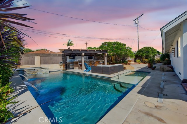 Details for 5025 Los Coyotes Diagonal, Long Beach, CA 90815