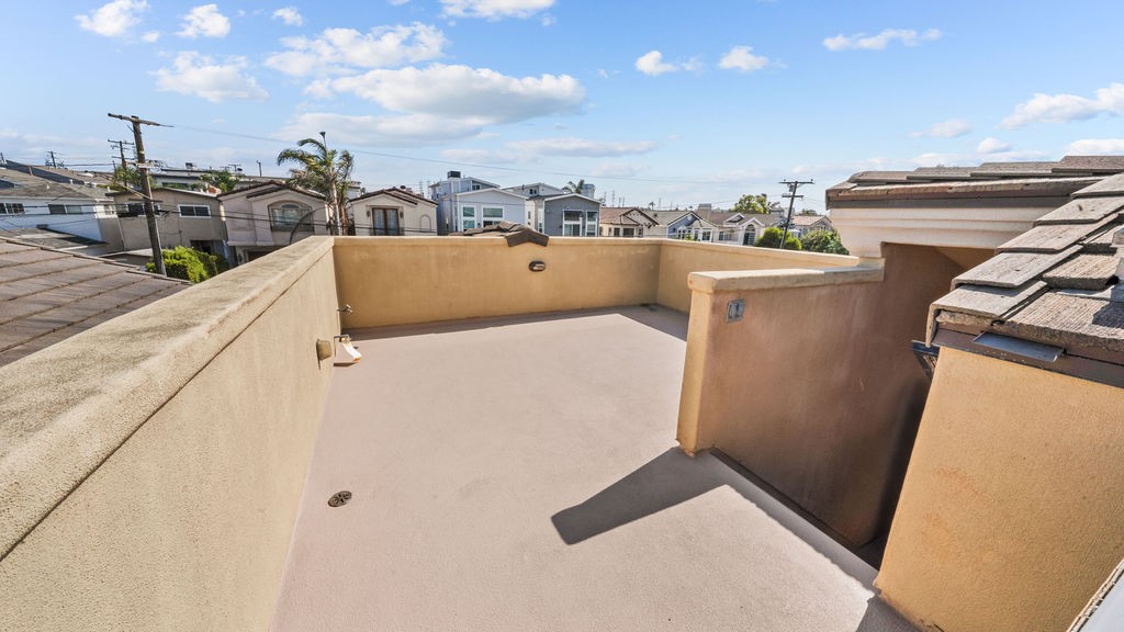 Detail Gallery Image 25 of 27 For 1739 Carlson Ln, Redondo Beach,  CA 90278 - 4 Beds | 2/1 Baths