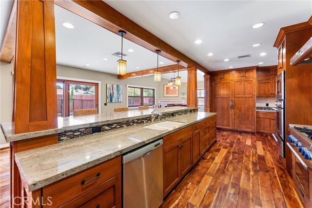 Detail Gallery Image 9 of 39 For 1944 W Lullaby Ln, Anaheim,  CA 92804 - 3 Beds | 2/1 Baths