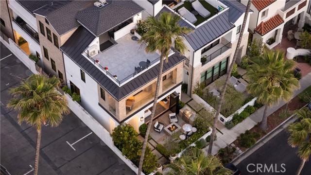 508 Goldenrod Avenue, Corona del Mar CA: https://media.crmls.org/medias/d49aad37-83a1-4812-b523-38f520ca44ce.jpg