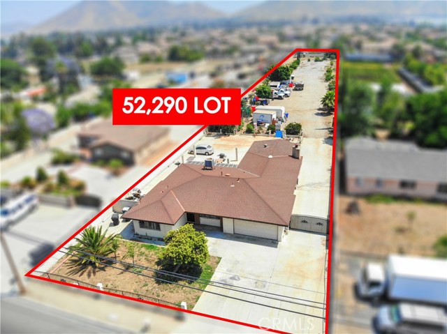 16569 Slover Ave, Fontana, CA 92337