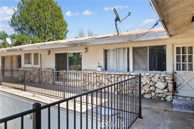 Detail Gallery Image 6 of 7 For 17243 Halsey, Granada Hills,  CA 91344 - 4 Beds | 3/1 Baths