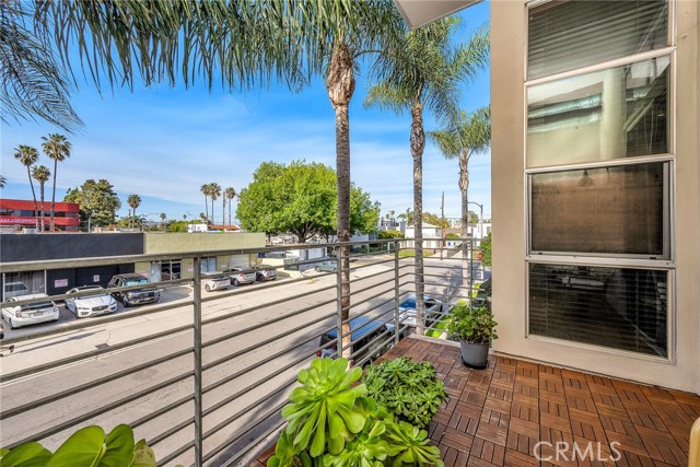Detail Gallery Image 9 of 21 For 13320 Beach #202,  Marina Del Rey,  CA 90292 - 2 Beds | 2 Baths