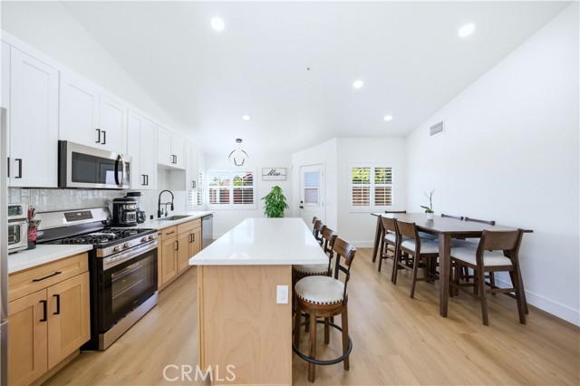 Detail Gallery Image 9 of 44 For 7652 Plumaria, Fontana,  CA 92336 - 3 Beds | 2 Baths