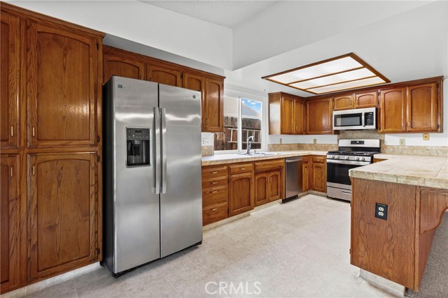 Detail Gallery Image 6 of 28 For 523 Rose Ln, Paso Robles,  CA 93446 - 4 Beds | 2 Baths