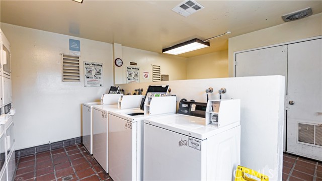 13722 Red Hill Avenue, Tustin CA: https://media.crmls.org/medias/d49e0624-1722-431f-b4bd-7d333b3ce6ac.jpg