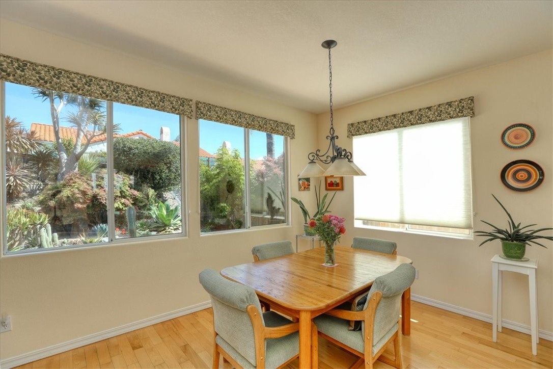 Detail Gallery Image 12 of 53 For 64 Whitecap St, Pismo Beach,  CA 93449 - 3 Beds | 2/1 Baths