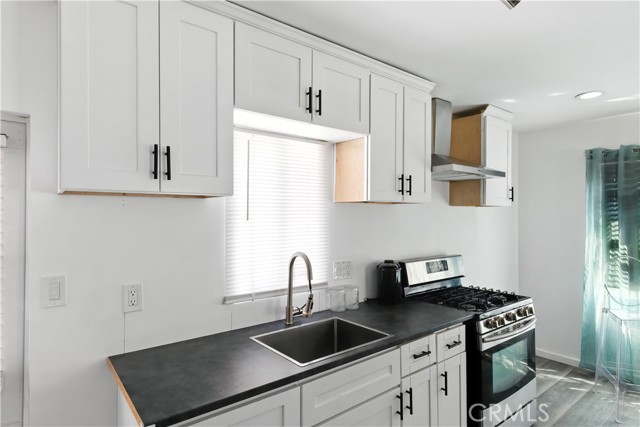 Detail Gallery Image 6 of 14 For 1900 Artesia Blvd #4,  Torrance,  CA 90504 - 2 Beds | 1 Baths