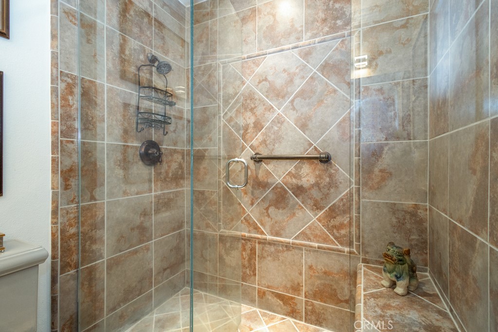 https://media.crmls.org/medias/d49f30a2-f540-49f5-88bf-43545fb0f0c3.jpg?preset=X-Large