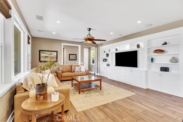 11 Risa Street, Rancho Mission Viejo CA: https://media.crmls.org/medias/d49fc419-36f9-405e-986b-2498da308689.jpg